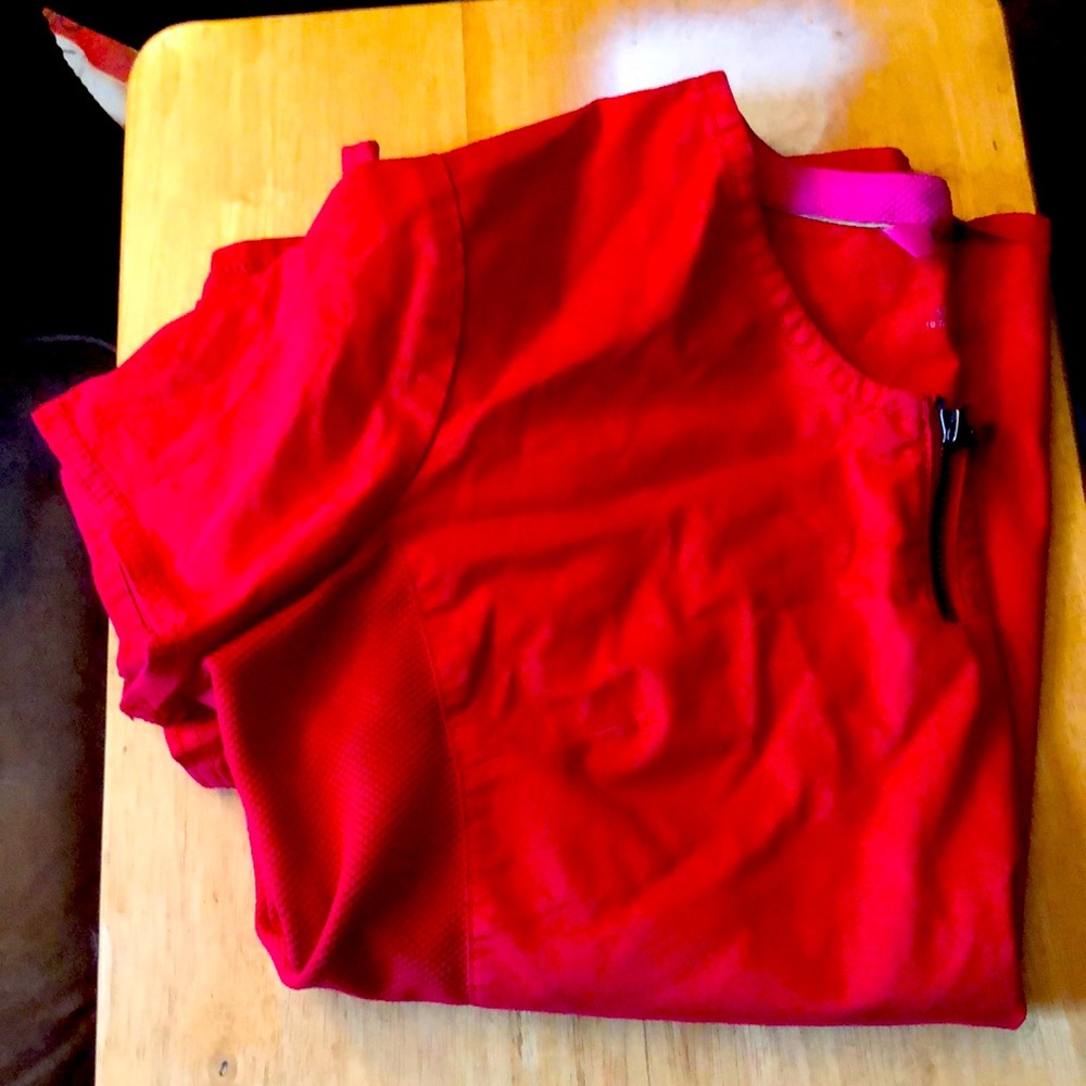 Women’s beyond scrubs sizeLarge top